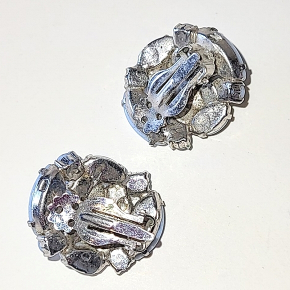 BLUE MILK GLASS CLIP-ON EARRINGS - VINTAGE CLASSIC MCM - Picture 4 of 7